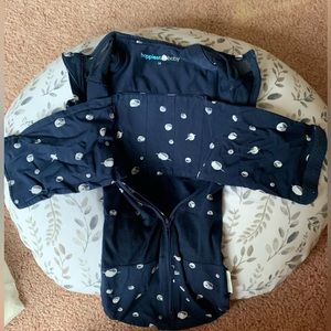 HAPPIEST BABY SWADDLE SIZE MEDIUM FOR THE SNOO BASSINET